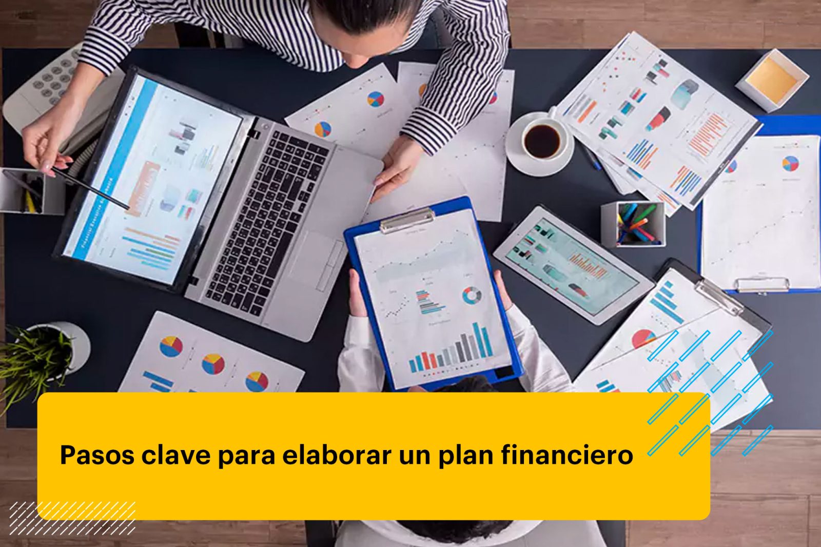 equipo haciendo un plan financiero