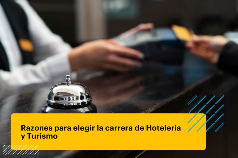 trabajador de un hotel atendiendo a un cliente