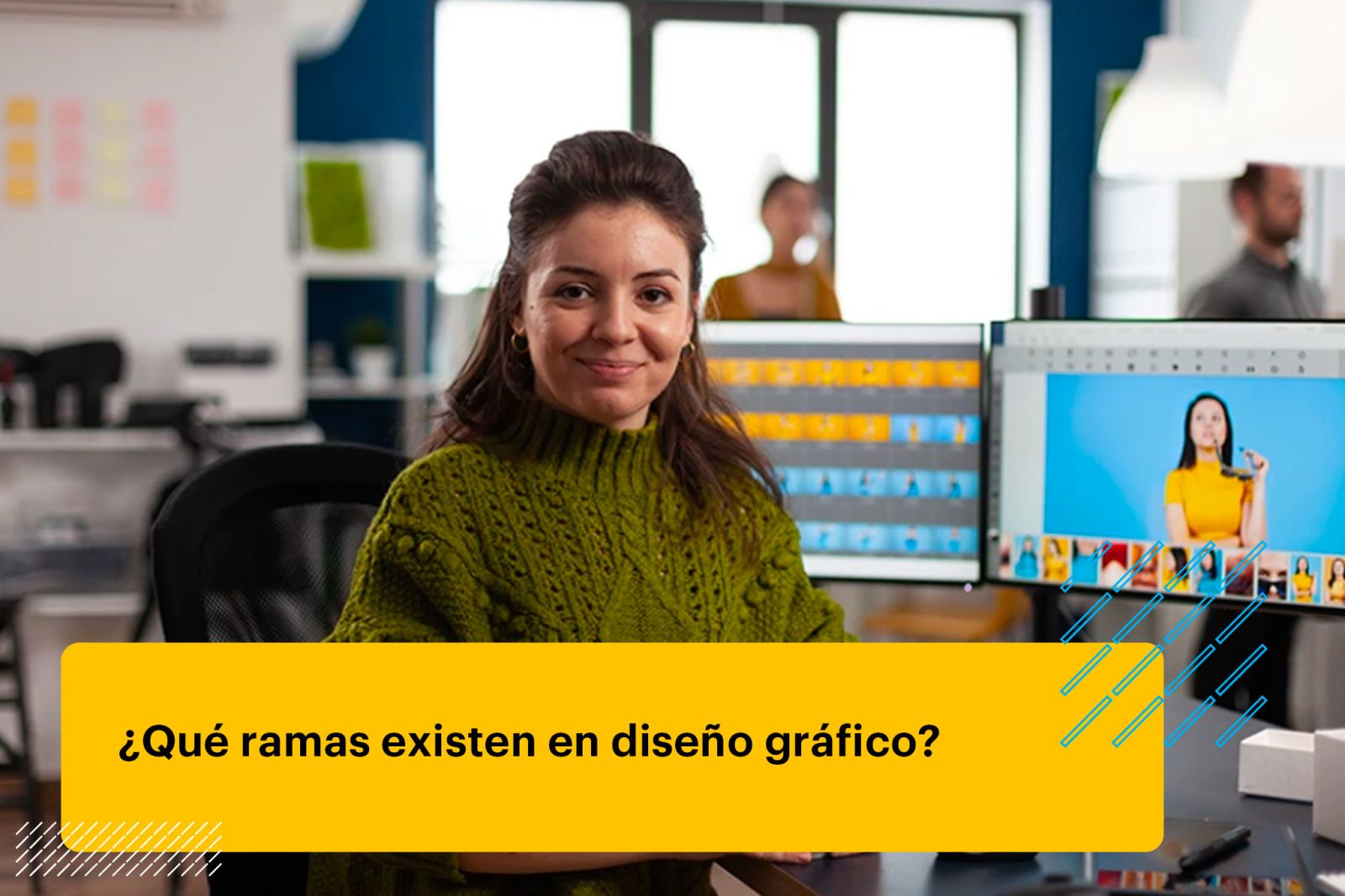 diseñadora gráfica sonriendo