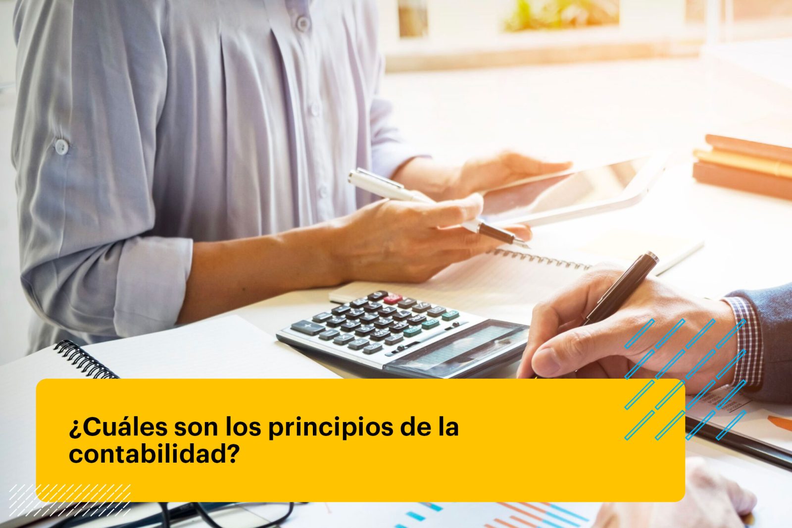 contador haciendo unos cálculos