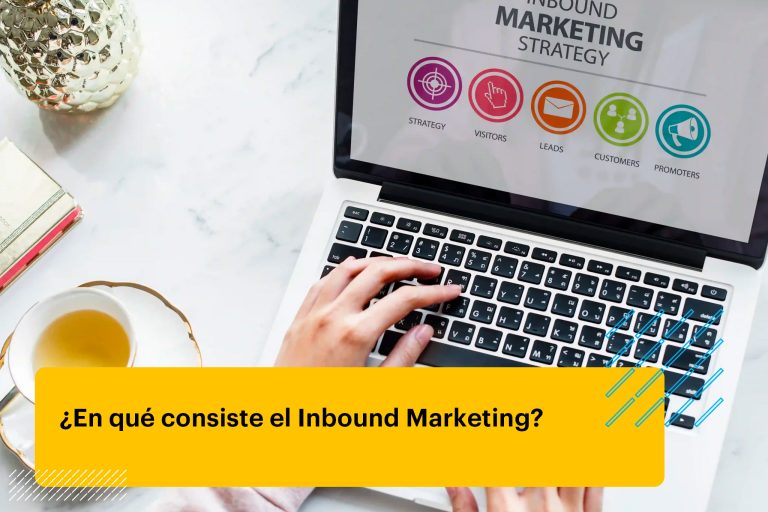persona haciendo una estrategia de marketing
