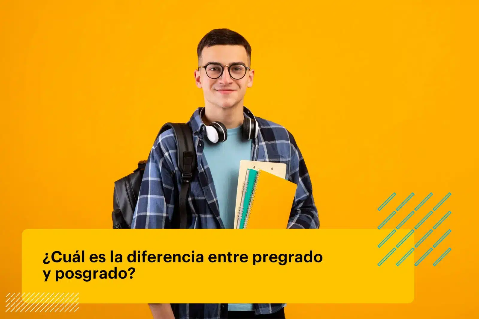 estudiante sosteniendo cuadernos