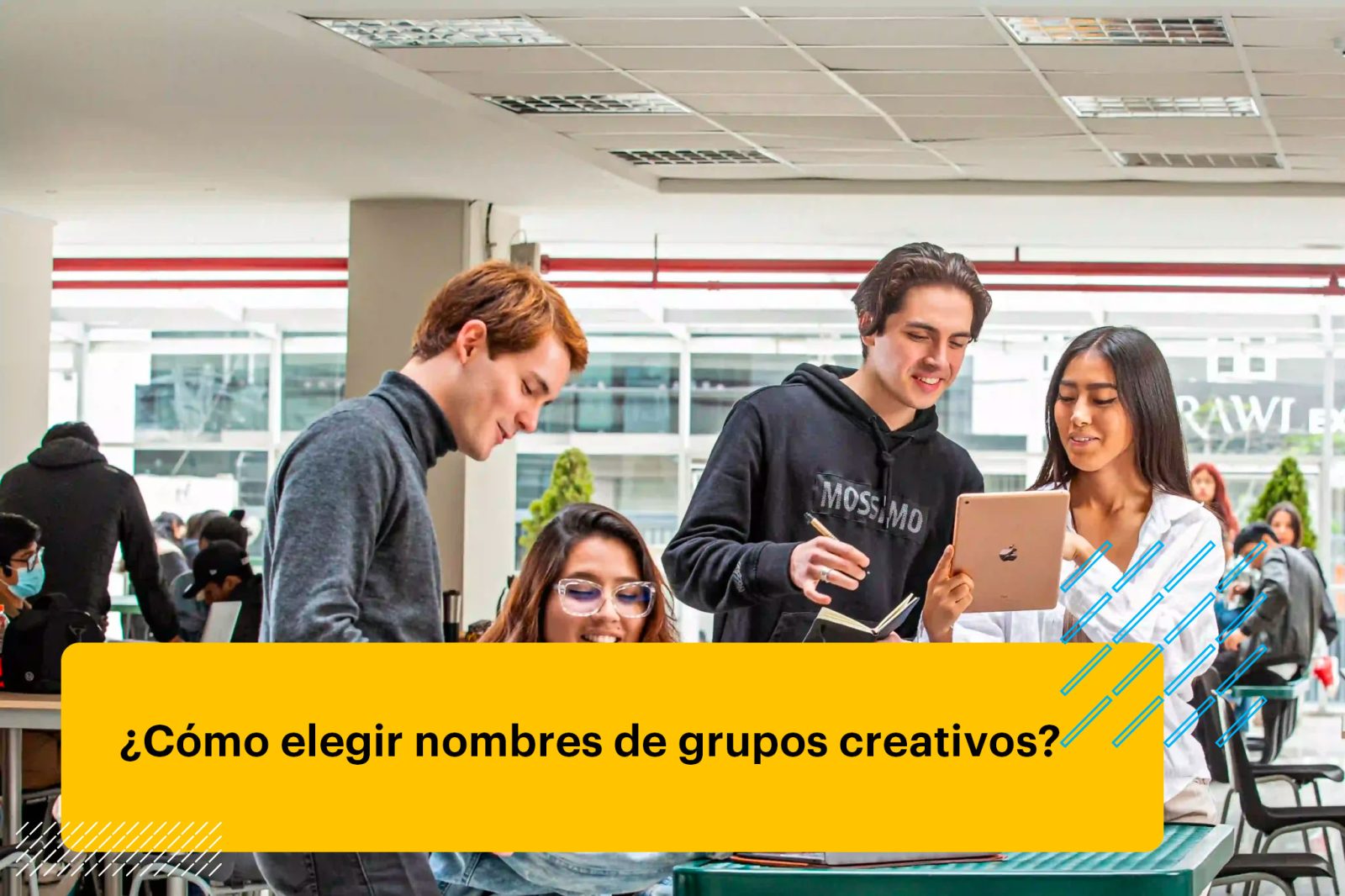 estudiantes dialogando en una mesa