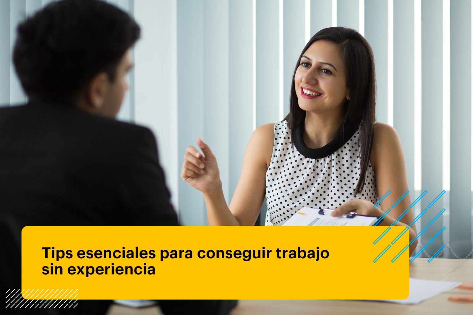 reclutadora haciendo una entrevista de trabajo