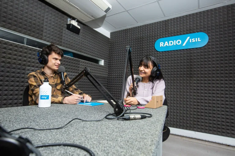 Carrera para ser locutor de radio