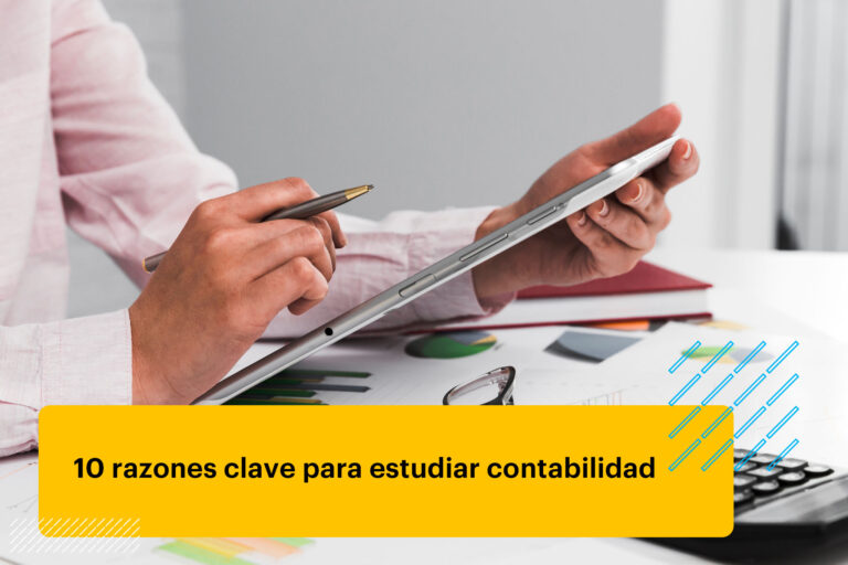 contador profesional revisando cuentas