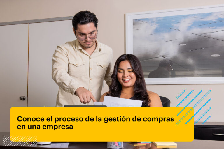 equipo comercial gestionando una compra en la empresa