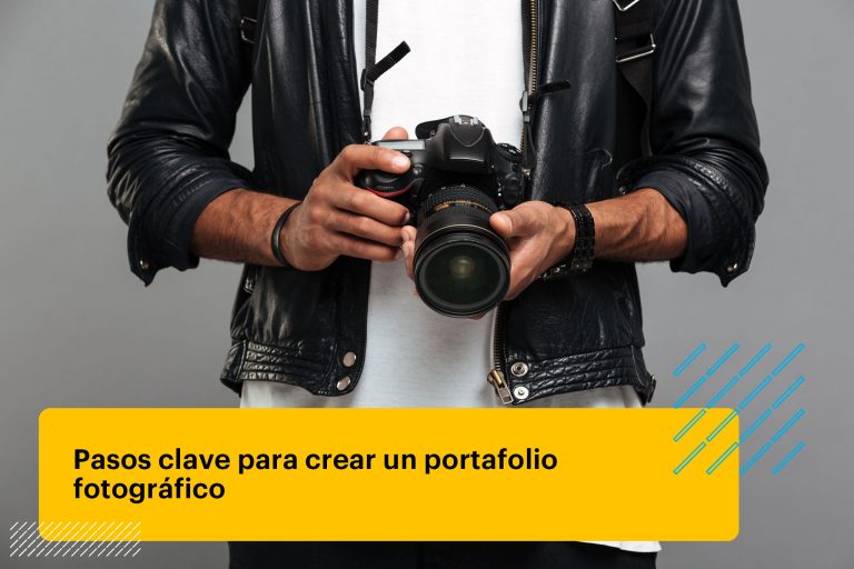 profesional de la fotografía sosteniendo su cámara