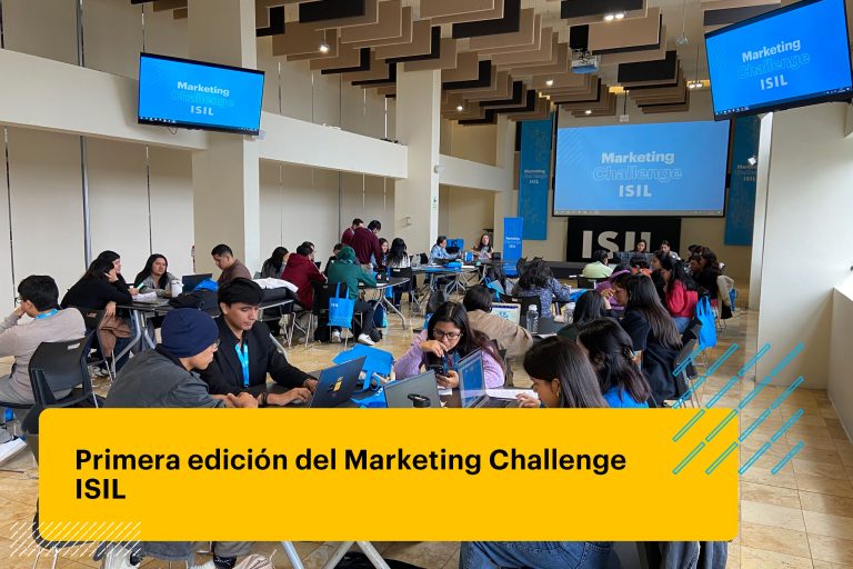 jóvenes en el Marketing Challenge ISIL