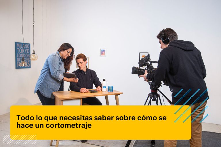 estudiantes de la carrera de comunicación audiovisual grabando un cortometraje