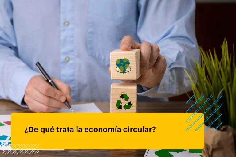 Vista frontal hombre con bloques de madera.