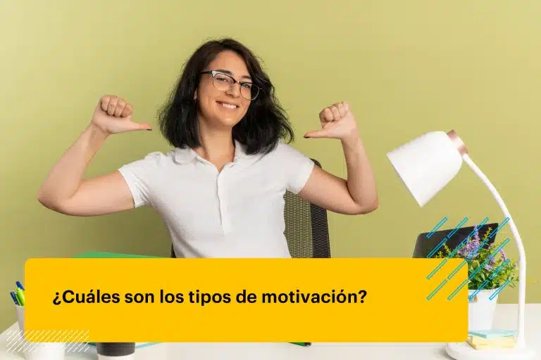 Joven estudiante con gafas con herramientas escolares