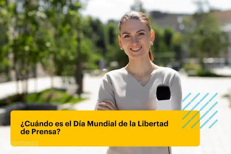 Periodista mujer al aire libre