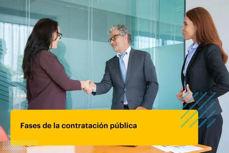 trabajadores contratando servicios para el Estado