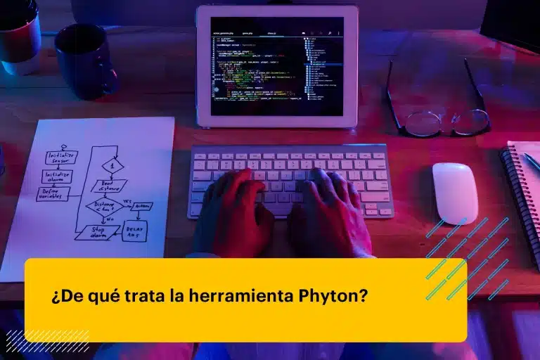 Vista superior de un hacker irreconocible realizando un ciberataque por la noche