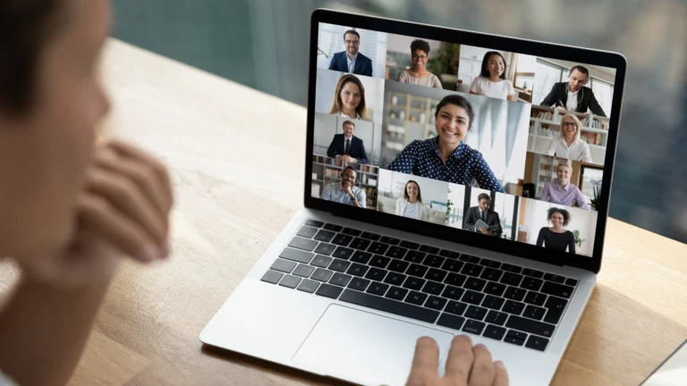 Potencia tu CV y destaca en el mercado laboral actual